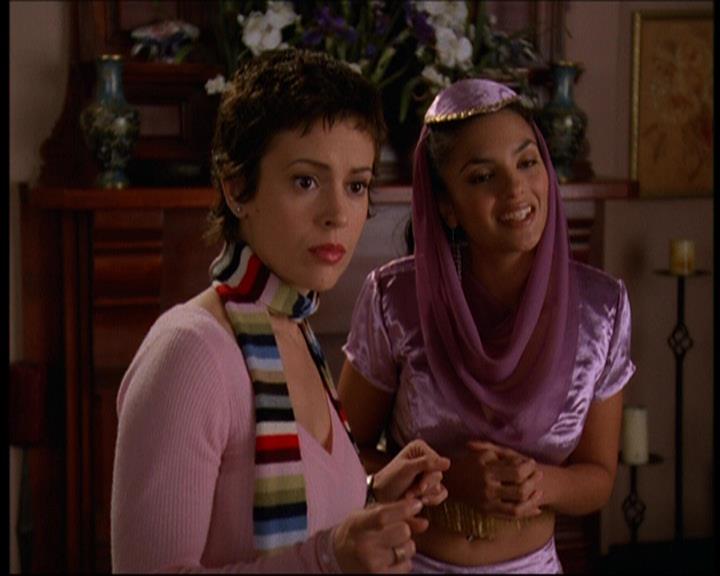 Charmed-Online-dot-615IDreamOfPhoebe0456.jpg