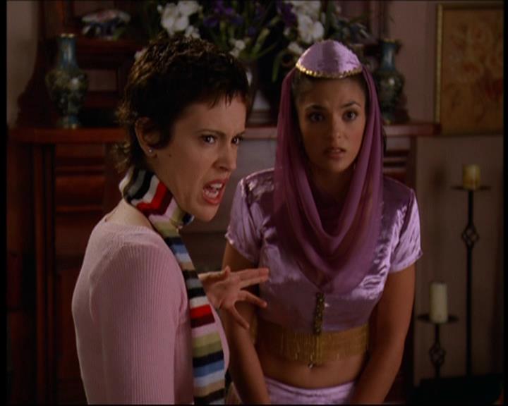 Charmed-Online-dot-615IDreamOfPhoebe0472.jpg
