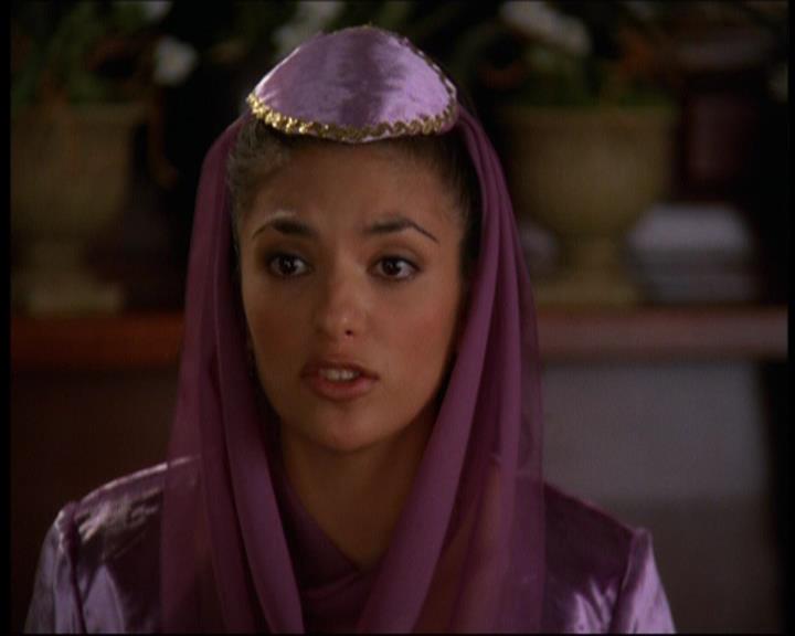Charmed-Online-dot-615IDreamOfPhoebe0476.jpg