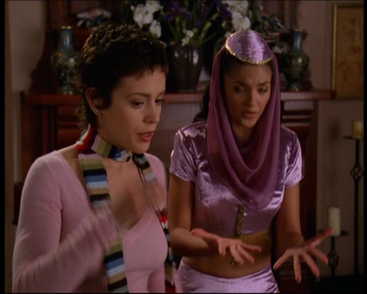 Charmed-Online-dot-615IDreamOfPhoebe0495.jpg