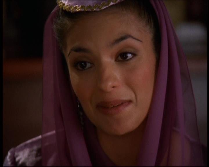 Charmed-Online-dot-615IDreamOfPhoebe0509.jpg