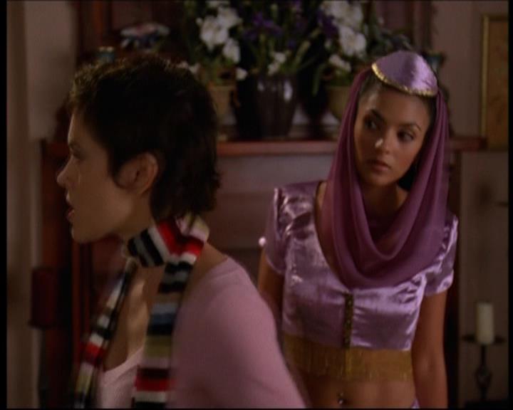 Charmed-Online-dot-615IDreamOfPhoebe0529.jpg