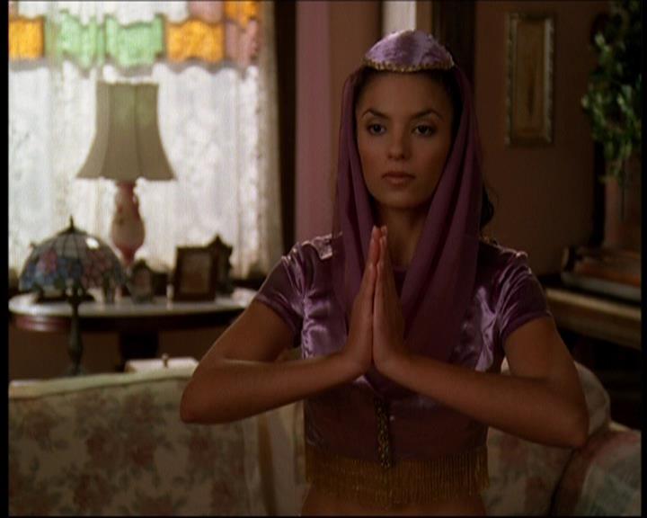Charmed-Online-dot-615IDreamOfPhoebe0540.jpg