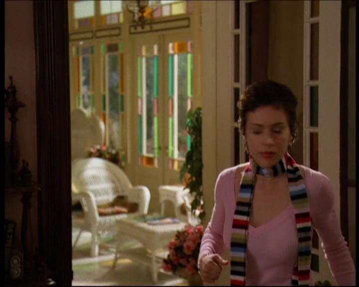 Charmed-Online-dot-615IDreamOfPhoebe0542.jpg