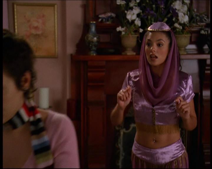 Charmed-Online-dot-615IDreamOfPhoebe0547.jpg