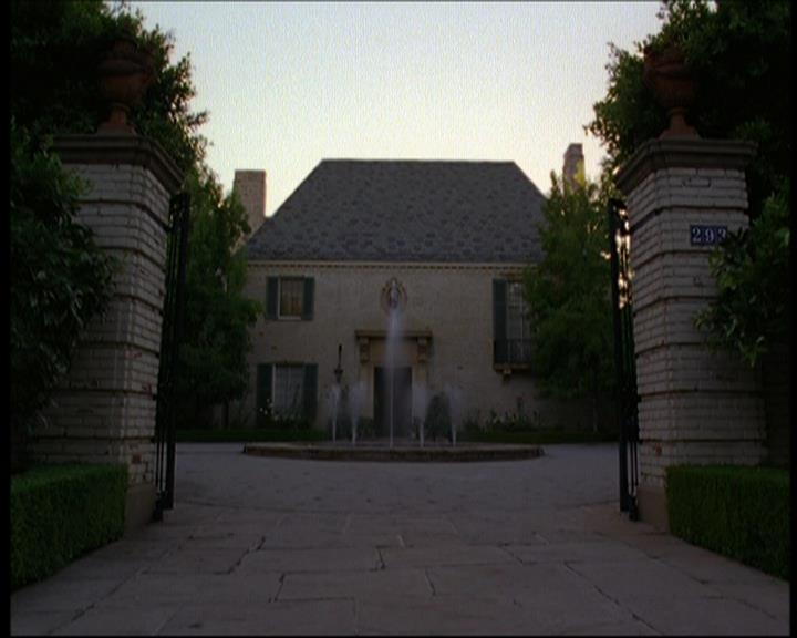 Charmed-Online-dot-615IDreamOfPhoebe0677.jpg