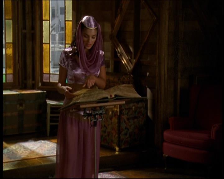 Charmed-Online-dot-615IDreamOfPhoebe0748.jpg