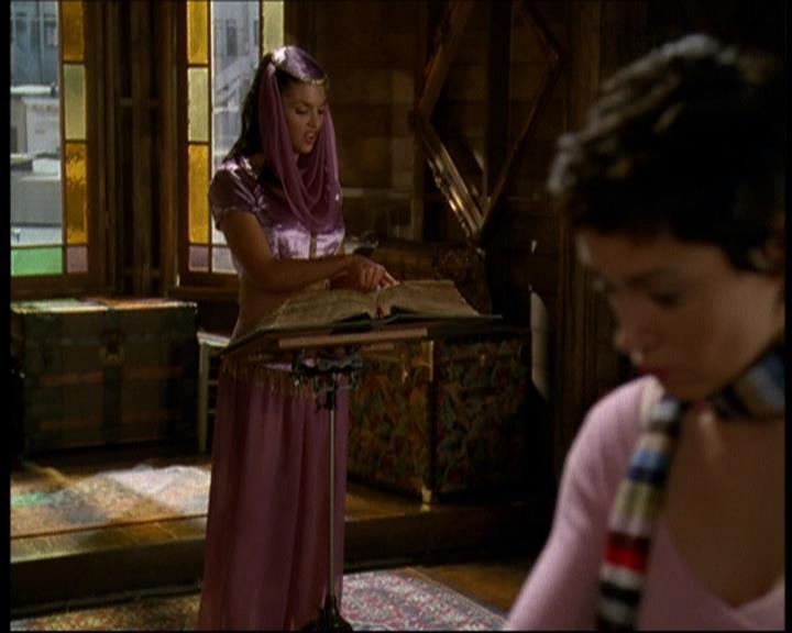 Charmed-Online-dot-615IDreamOfPhoebe0750.jpg