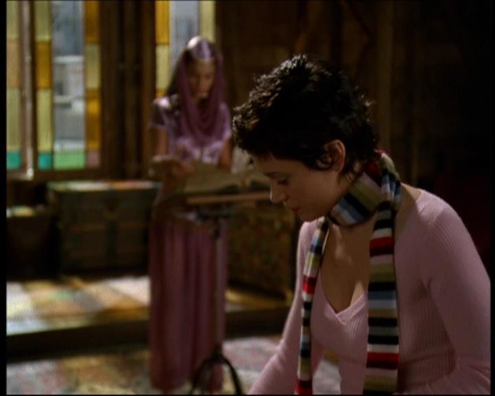 Charmed-Online-dot-615IDreamOfPhoebe0753.jpg