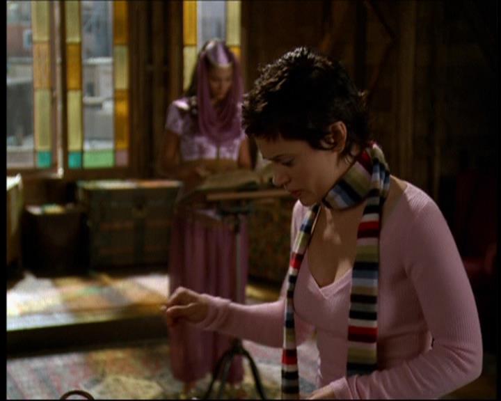Charmed-Online-dot-615IDreamOfPhoebe0755.jpg