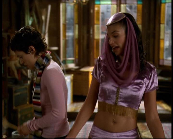 Charmed-Online-dot-615IDreamOfPhoebe0761.jpg