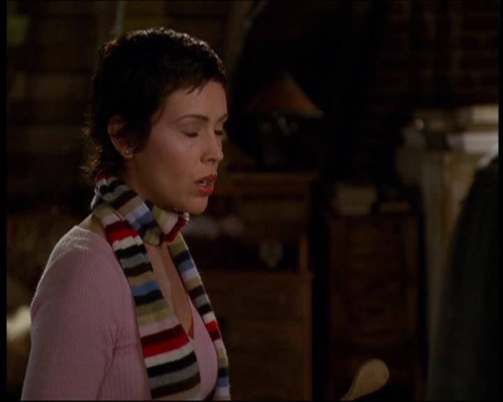 Charmed-Online-dot-615IDreamOfPhoebe0851.jpg