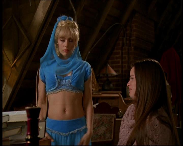 Charmed-Online-dot-615IDreamOfPhoebe0940.jpg