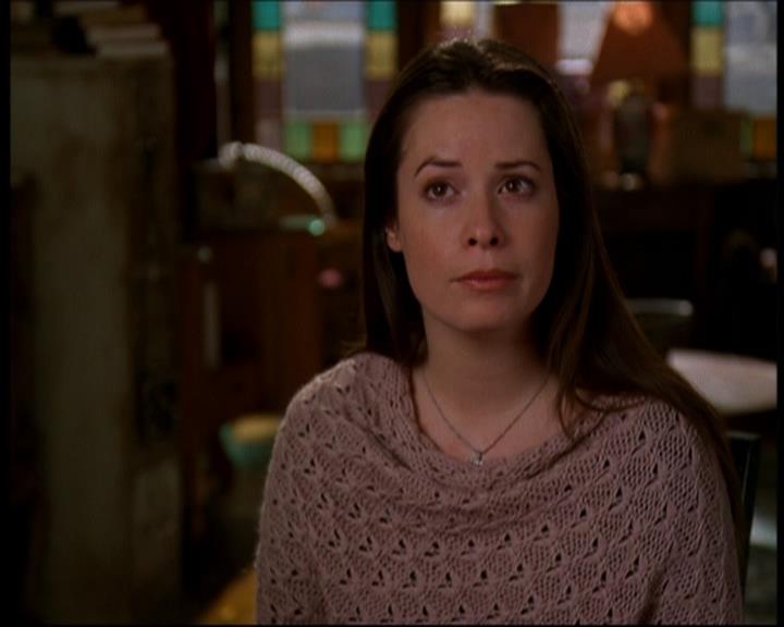 Charmed-Online-dot-615IDreamOfPhoebe0980.jpg