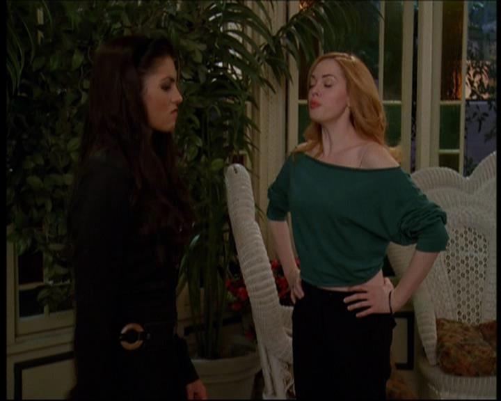 Charmed-Online-dot-615IDreamOfPhoebe1542.jpg