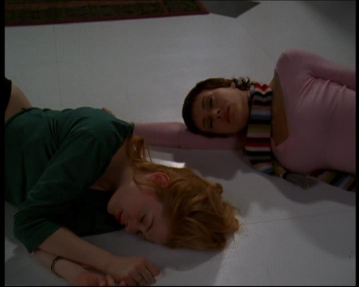 Charmed-Online-dot-615IDreamOfPhoebe1863.jpg