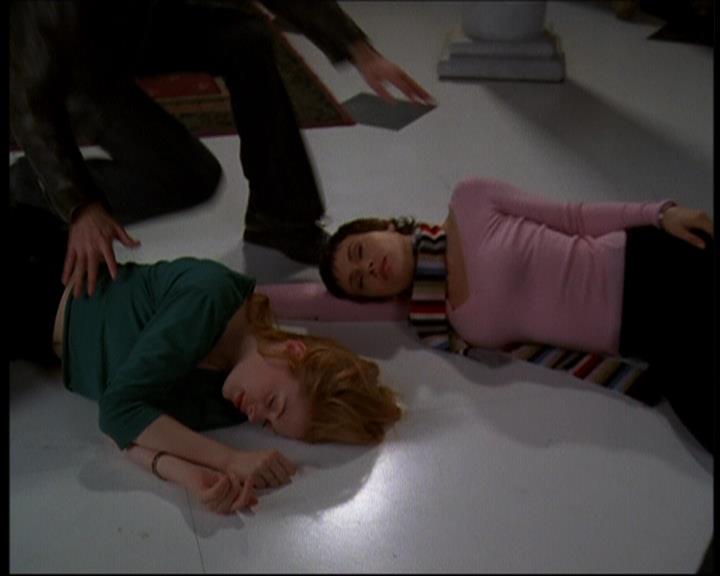 Charmed-Online-dot-615IDreamOfPhoebe1864.jpg