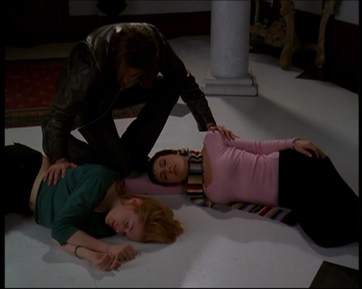Charmed-Online-dot-615IDreamOfPhoebe1865.jpg