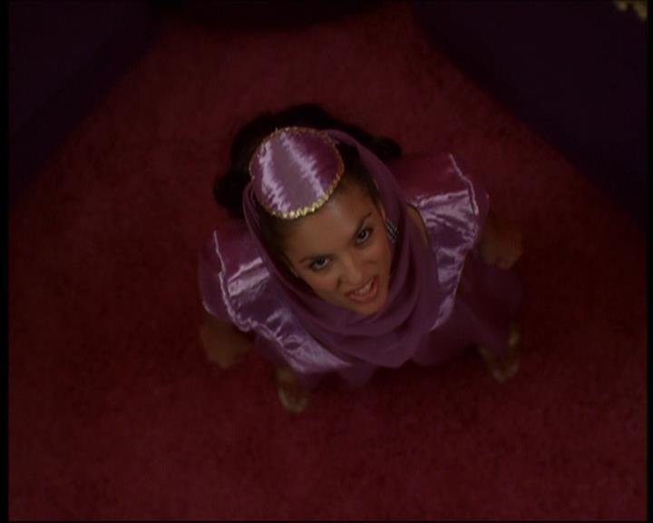 Charmed-Online-dot-615IDreamOfPhoebe2057.jpg