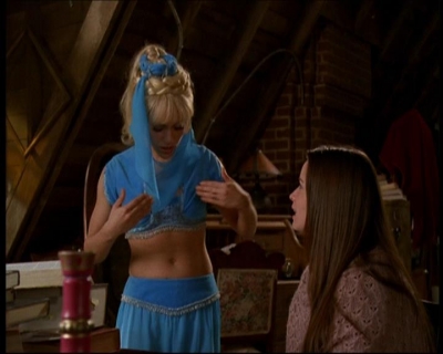 Charmed-Online-dot-615IDreamOfPhoebe0949.jpg