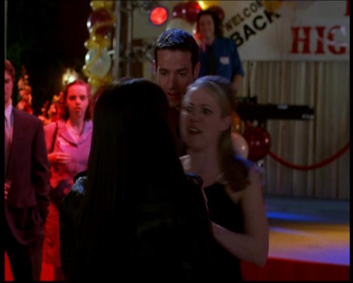 Charmed-Online-dot-617HydeSchoolReunion0950.jpg Charmed-Online-dot-617HydeSchoolReunion0950.jpg