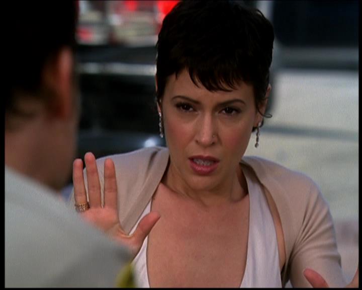 Charmed-Online-dot-617HydeSchoolReunion2037.jpg Charmed-Online-dot-617HydeSchoolReunion2037.jpg