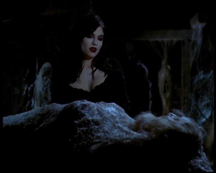 Charmed-Online-dot-618SpinCity0428.jpg