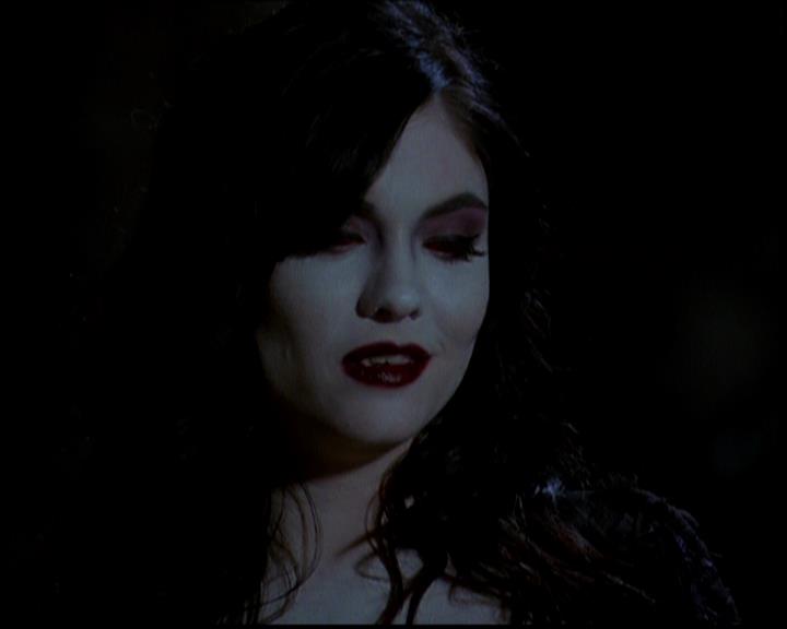 Charmed-Online-dot-618SpinCity0450.jpg