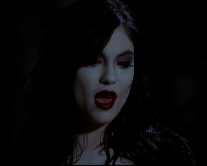Charmed-Online-dot-618SpinCity0468.jpg