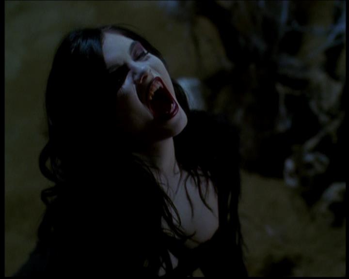 Charmed-Online-dot-618SpinCity0483.jpg