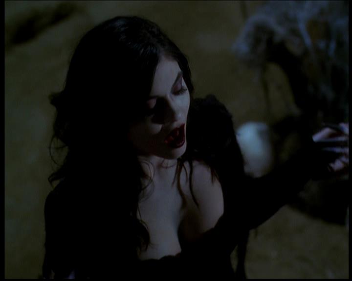 Charmed-Online-dot-618SpinCity0491.jpg