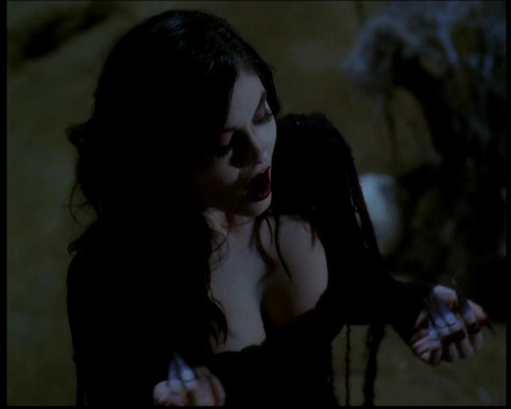 Charmed-Online-dot-618SpinCity0492.jpg