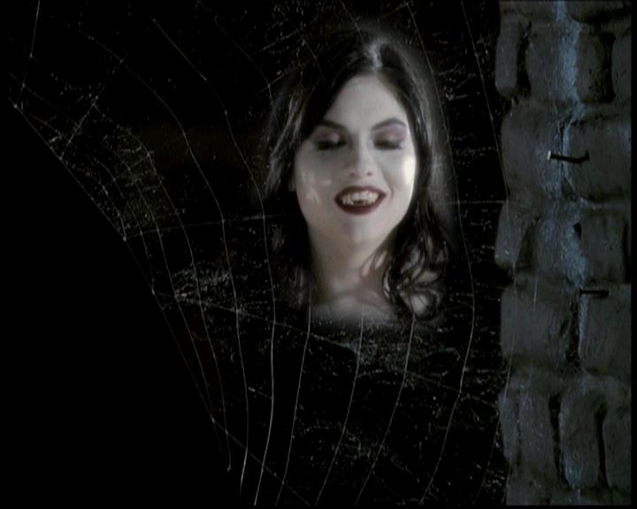 Charmed-Online-dot-618SpinCity1272.jpg