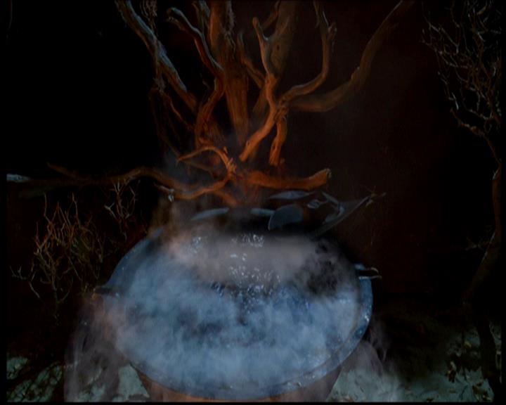 Charmed-Online-dot-618SpinCity1353.jpg