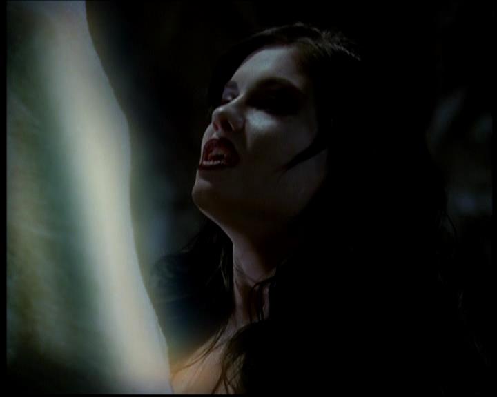 Charmed-Online-dot-618SpinCity1659.jpg