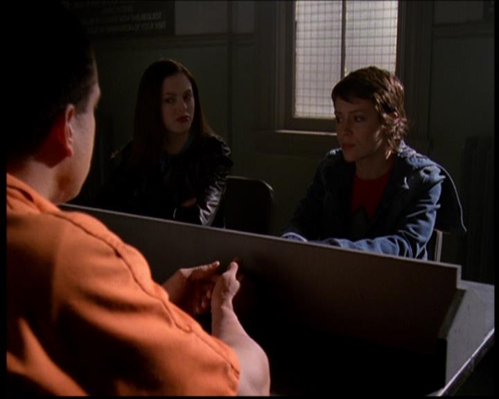 Charmed-Online-dot-619CrimesAndWitchDemeanors0326.jpg