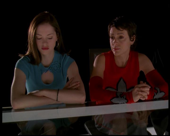 Charmed-Online-dot-619CrimesAndWitchDemeanors1579.jpg