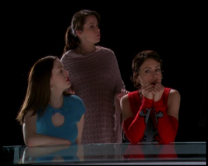 Charmed-Online-dot-619CrimesAndWitchDemeanors1960.jpg Charmed-Online-dot-619CrimesAndWitchDemeanors1960.jpg