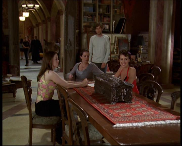 Charmed-Online-dot-net_621WitchWars0046.jpg