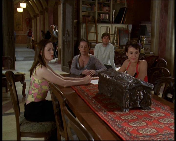 Charmed-Online-dot-net_621WitchWars0049.jpg