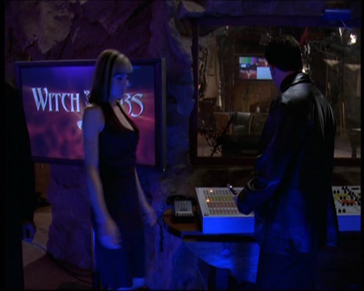 Charmed-Online-dot-net_621WitchWars0380.jpg