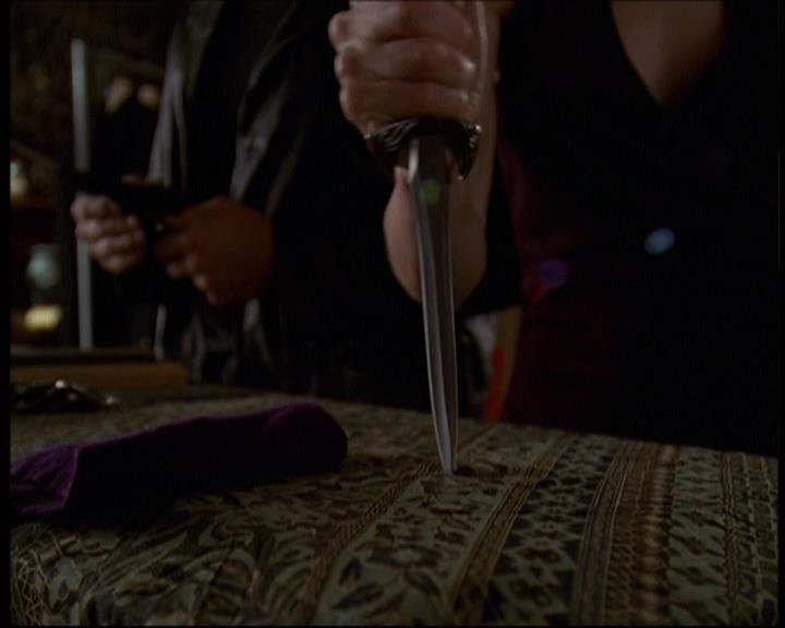 Charmed-Online-dot-net_621WitchWars1177.jpg