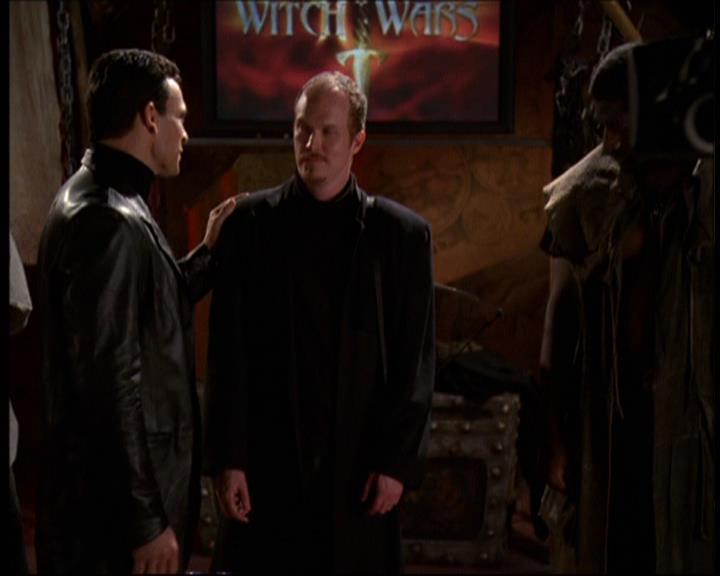 Charmed-Online-dot-net_621WitchWars1293.jpg