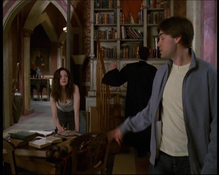 Charmed-Online-dot-net_622ItsABadBadBadBadWorldPart1-0019.jpg