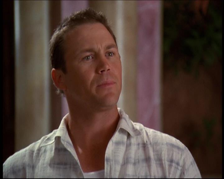 Charmed-Online-dot-net_622ItsABadBadBadBadWorldPart1-0080.jpg