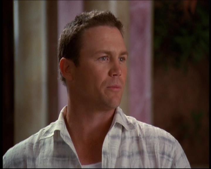 Charmed-Online-dot-net_622ItsABadBadBadBadWorldPart1-0081.jpg