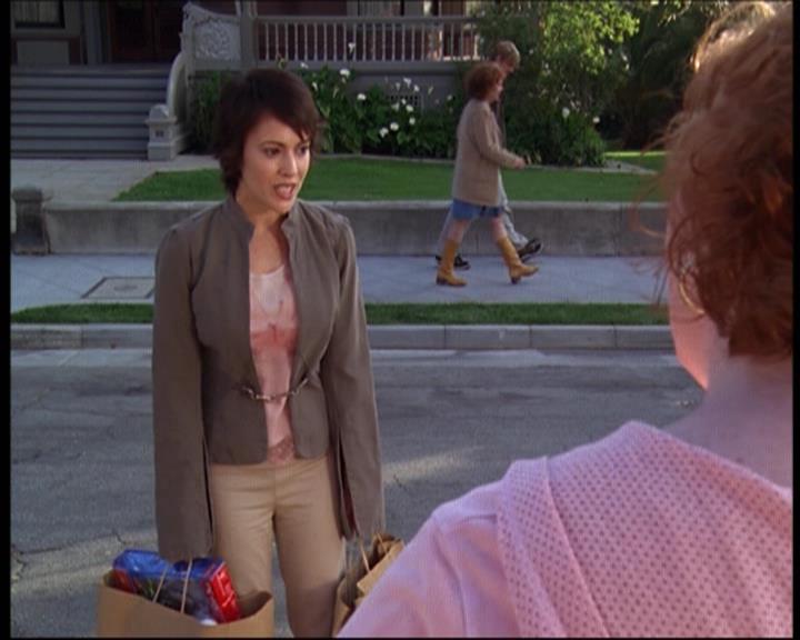 Charmed-Online-dot-net_622ItsABadBadBadBadWorldPart1-0249.jpg
