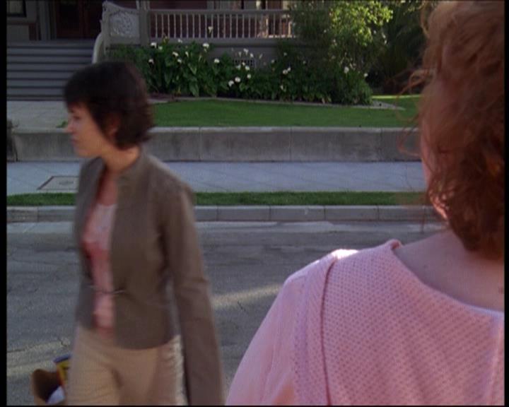 Charmed-Online-dot-net_622ItsABadBadBadBadWorldPart1-0288.jpg