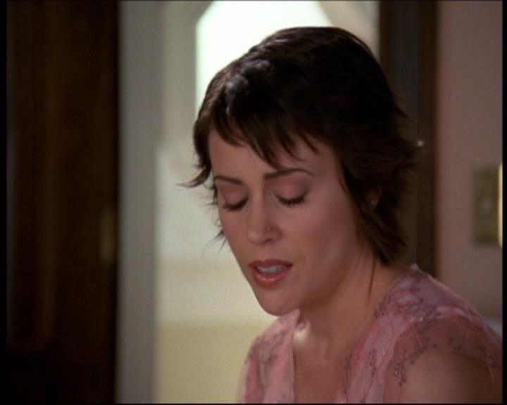 Charmed-Online-dot-net_622ItsABadBadBadBadWorldPart1-0366.jpg