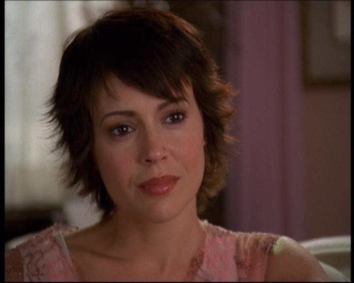 Charmed-Online-dot-net_622ItsABadBadBadBadWorldPart1-0455.jpg